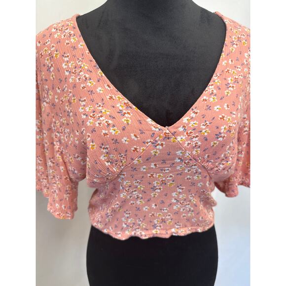 Floral blouse with open back size L
Ptp-19
Length-17 - Picture 2 of 4